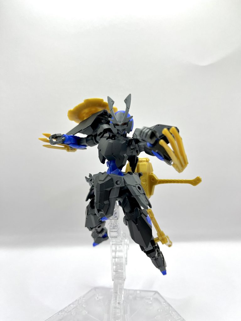 両爪攻撃形態。･雷爪しまう時は逆になる。