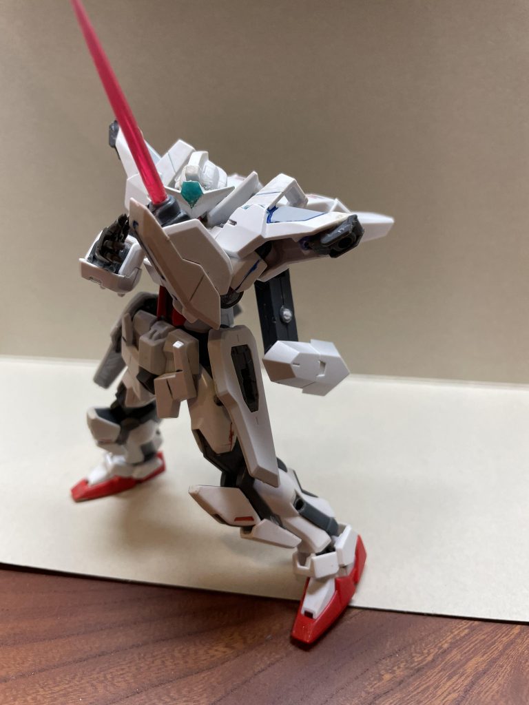 ビームサーベル　　　　　　　　　ビームライフルが使えなくなった時の兵装。