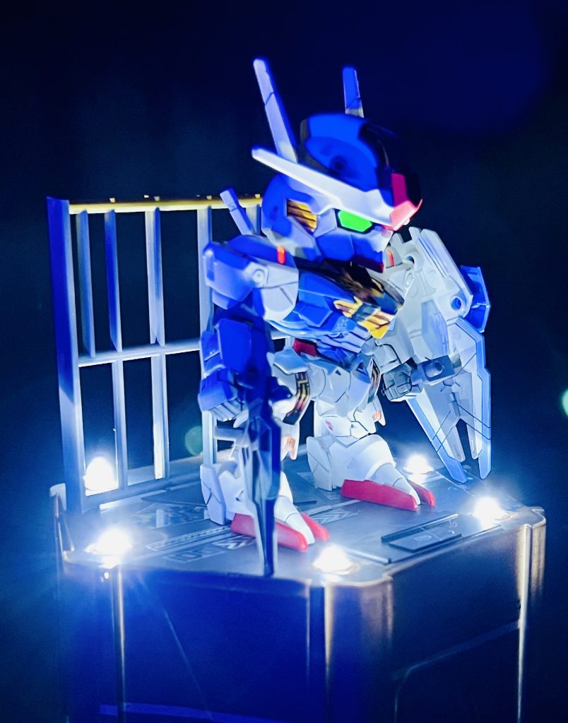 SDガンダム EXスタンダード 機動戦士ガンダム 水星の魔女 XVX-016 ガンダムエアリアル 改修塗装済み完成品 オリジナルLED発光ベース付き–3枚目/制作者：H4co Y