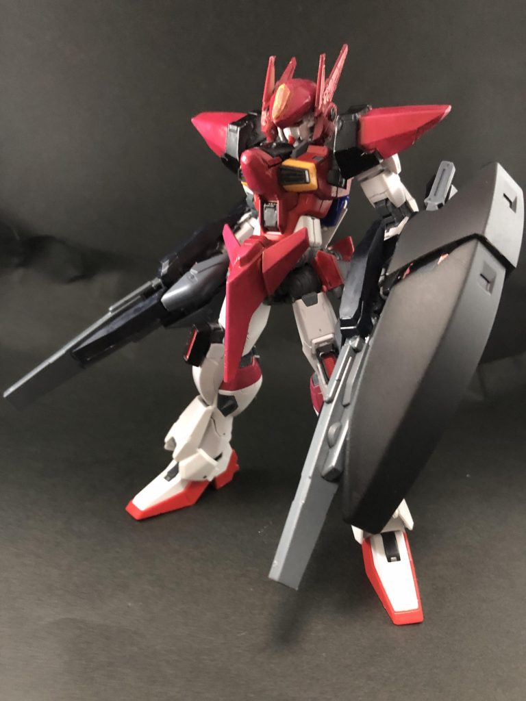 フル装備。なお、全く似ていませんが一応モチーフは某人型機動兵器。