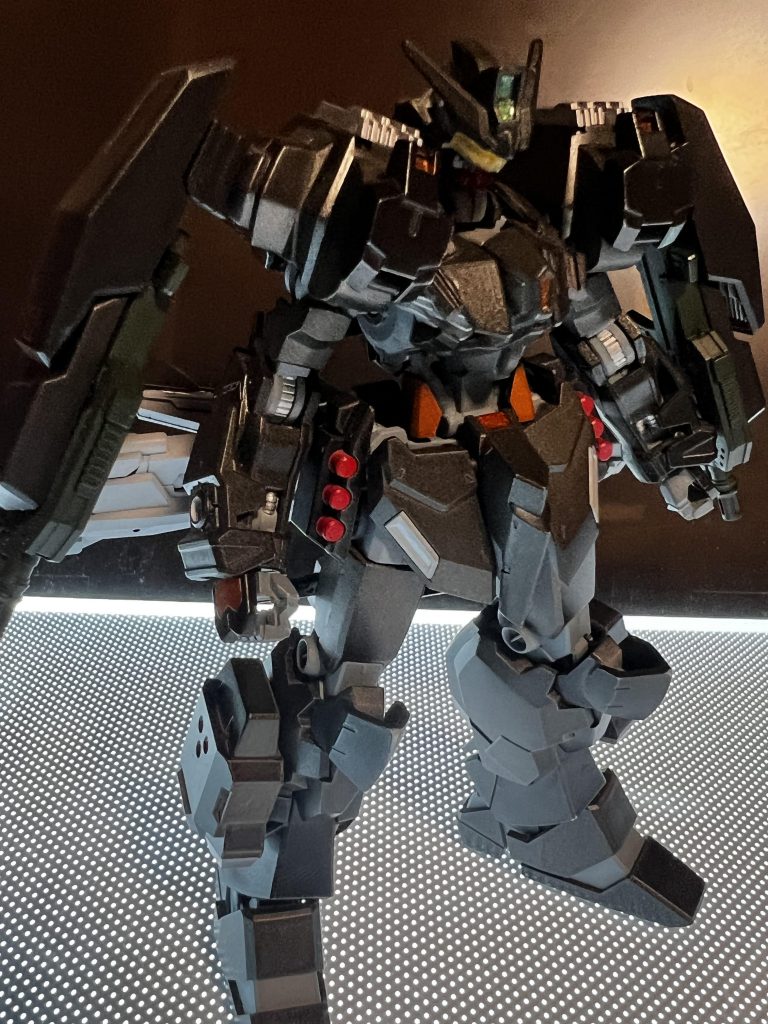 あまり関係ないですが水星の魔女は視聴しましたか？自分はプロローグ→本編→星のゆりかご→祝福という流れで見て情緒がおかしくなりかけました😅　何よりガンダムエアリアルが割としっかりした自我があるのが驚きでした。同時にいつかくる最終回に恐れながら過ごす日々に入ってしまいました（今までの主人公機から目を逸らしながら）……まぁ楽しみの一つになったのは間違いないのでガンダムという一つのタイトルに感謝です…次回作も覗いて貰えるとありがたいです