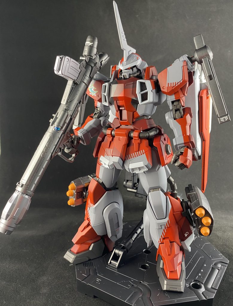 追加部位はトサカ、ブースターウィザード、肩キャノン、脚ミサイル基部です。差替えで通常装備とフル装備を再現できます。