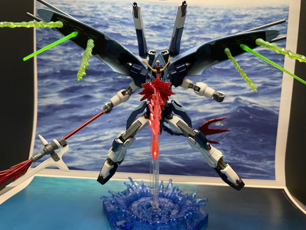 そして1番再現したかった一斉射撃とりあえず、ピンバイスで穴を空けてビームエフェクトを取り付けました