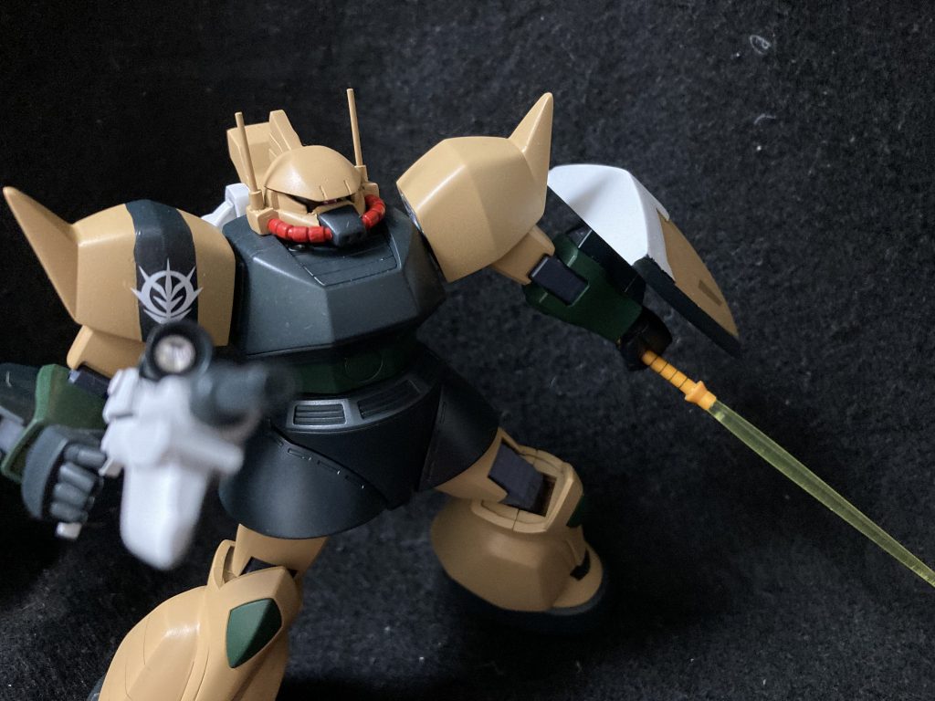 そのサーベルの好みはナギナタではなく通常サーベル。というかジャンク品は根元から切れてたんです。ナギナタ。以降は製作過程になります!