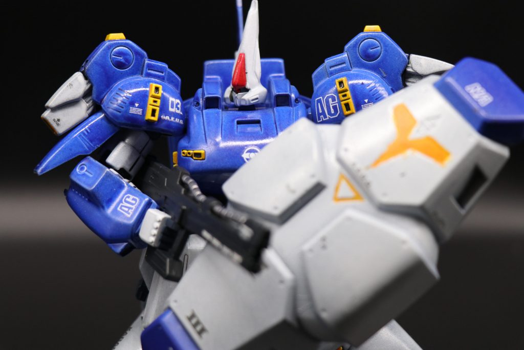 シールドはジャンク品からジ・Oに合いそうな2号機用を利用しました