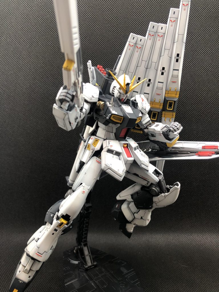 スミ入れはクレオスのマルチグレー一部マルチブラックです