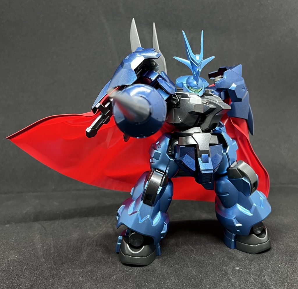 マントは肩アーマーに接続しています。肩アーマーがかなりいい動きをしてくれるので、マントを付けても邪魔にならないっス!