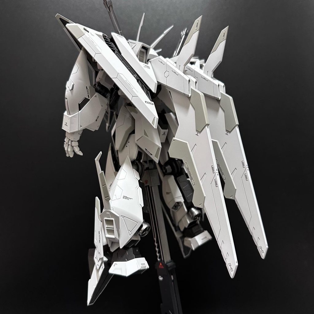 クスィーガンダム–3枚目/制作者：ジュン