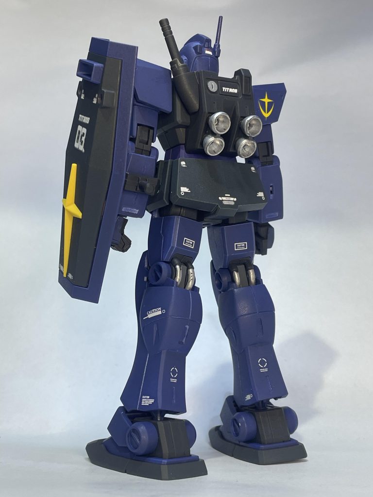 実は初めて作りましたジムⅡ。それまであまりジムと変わらないと思っていましたがいざキットを作ると全然違う事を思い知らされました。