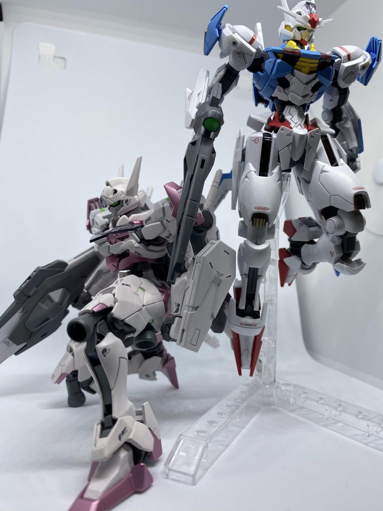 先のルブリスと。並べると青はメタリックでも良かった…かもしれないヾ(:3ノシヾ)ノシ