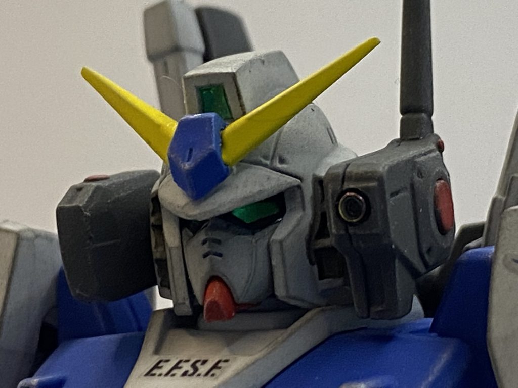 メインカメラ等は透明のレジンで固めてレンズ感を再現