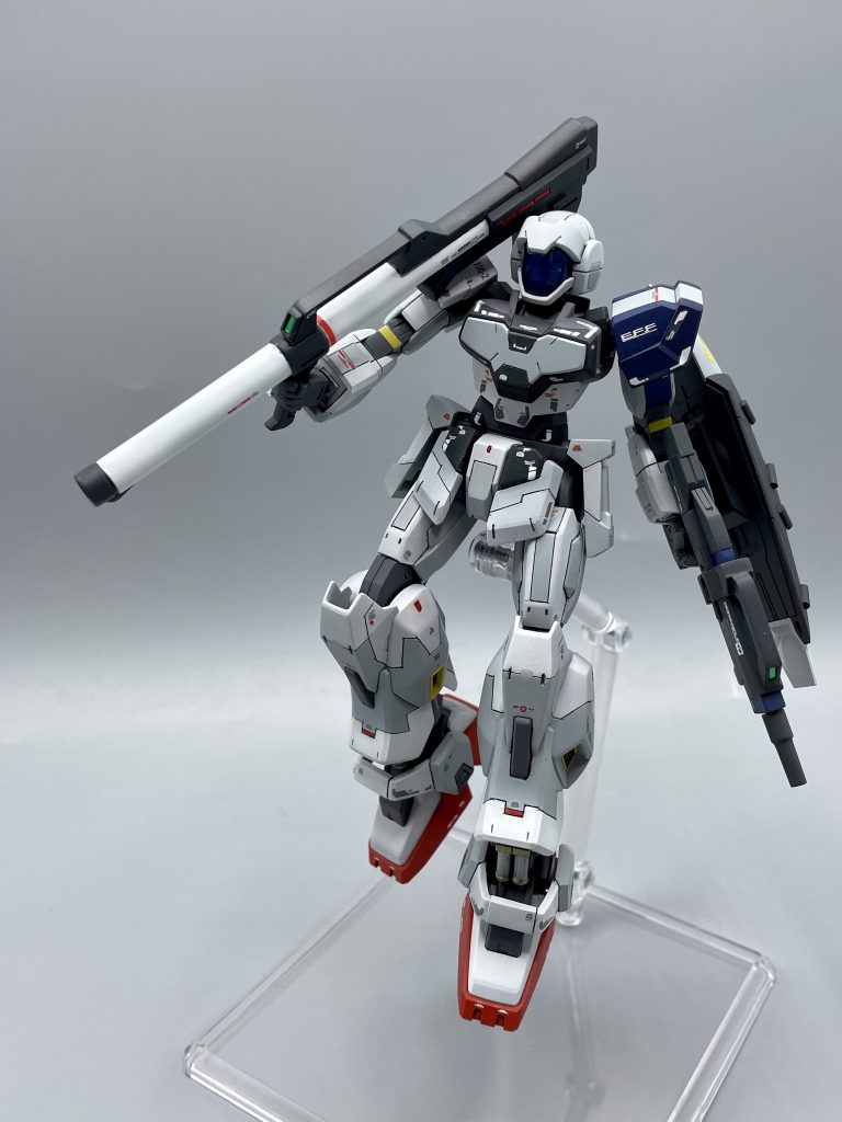 筋彫り、デカール貼りと当初の予定以上に拘ってしまいました💦笑ですが、満足の出来です!AGE機体、素晴らしい✨