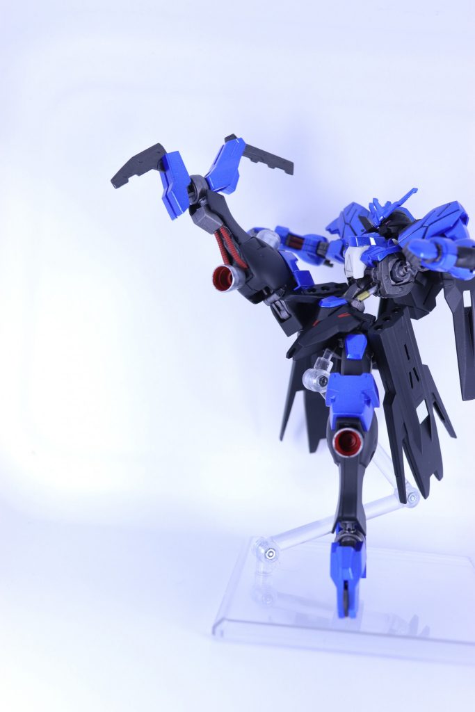 ヴィダールといったらこのハンターエッジこの忍のような設定が堪らなく好きです。鉄血シリーズだと活躍の場が少なかったですがこの期待が1番好きです。