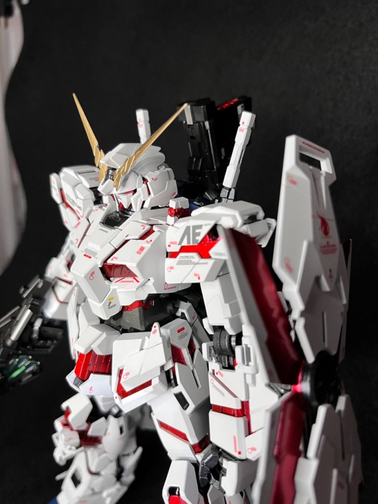 デカールは別売りの水転写デカールを使用