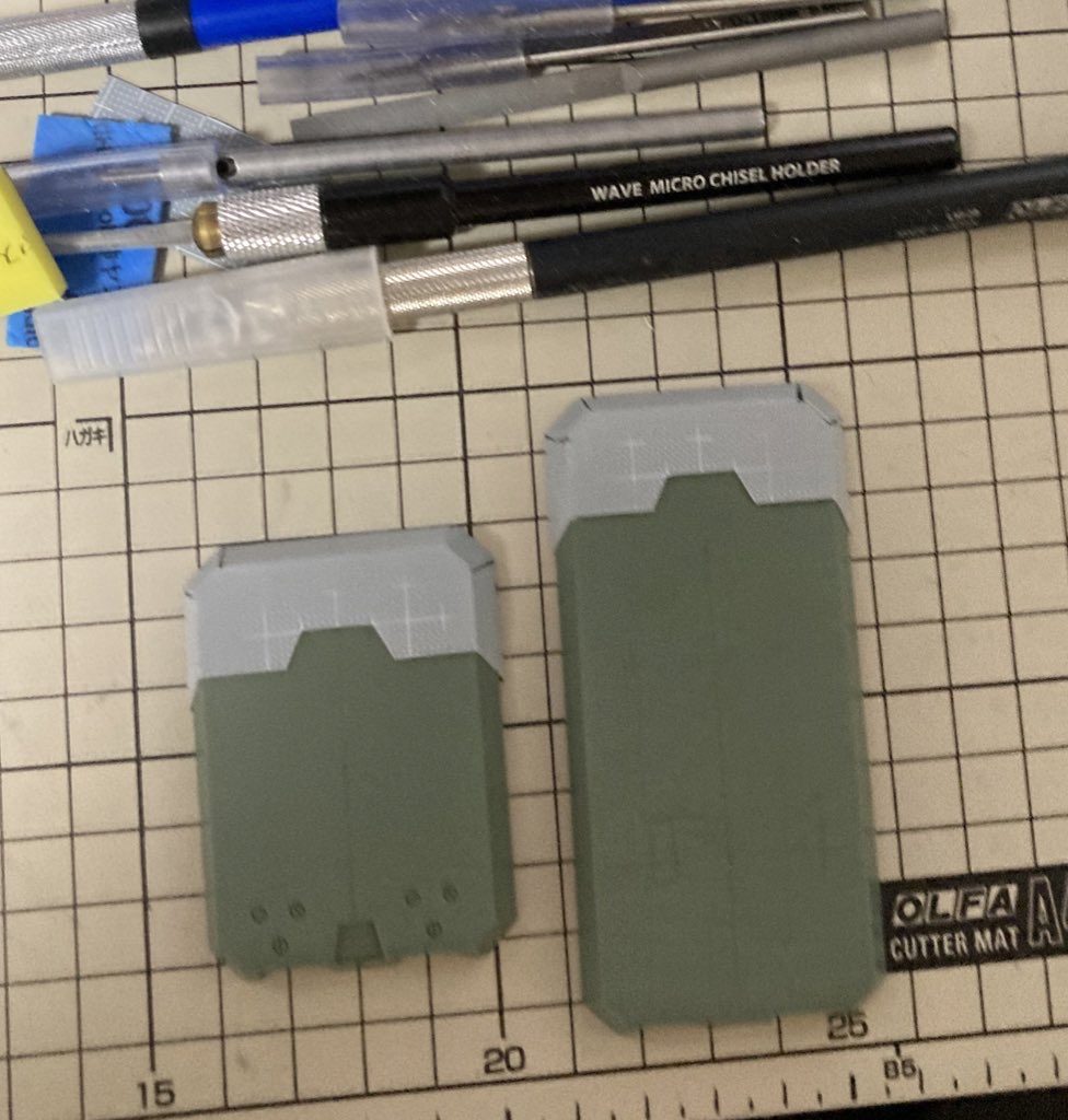 シールドについても情報量が少なかったため、本体各所同様に増加装甲の様にディテールをアップ。