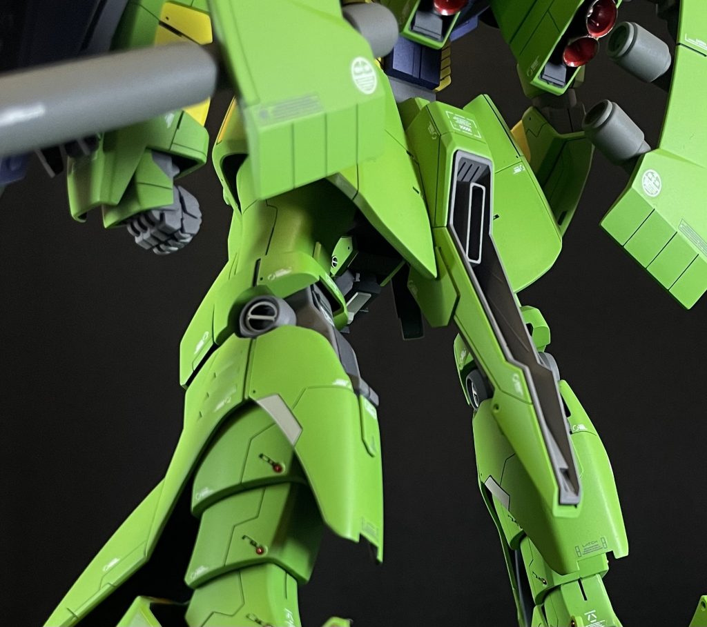 写真を撮るだけで、吐きそう、、汗デカいんよ。MGとか、PGとかつくるモデラーさん、、ホント 尊敬します(^_^;)