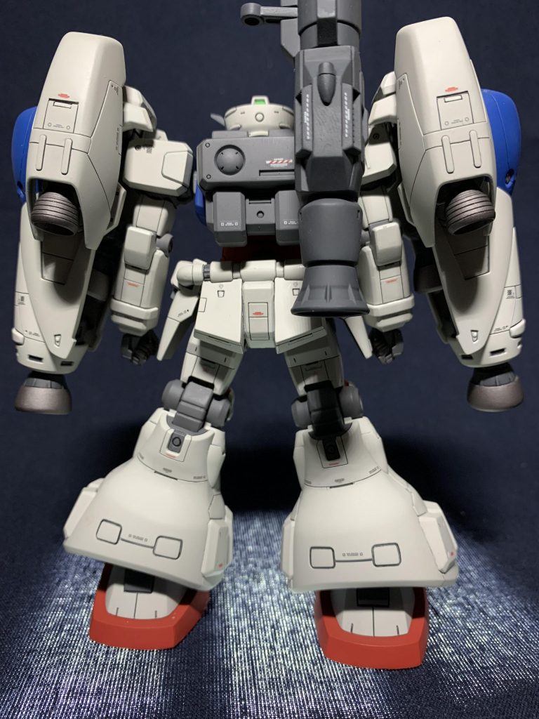 腰部リアアーマーもかなり小さいのでプラ板で大型化。カカトもスカスカしていたのでボリュームアップいております。