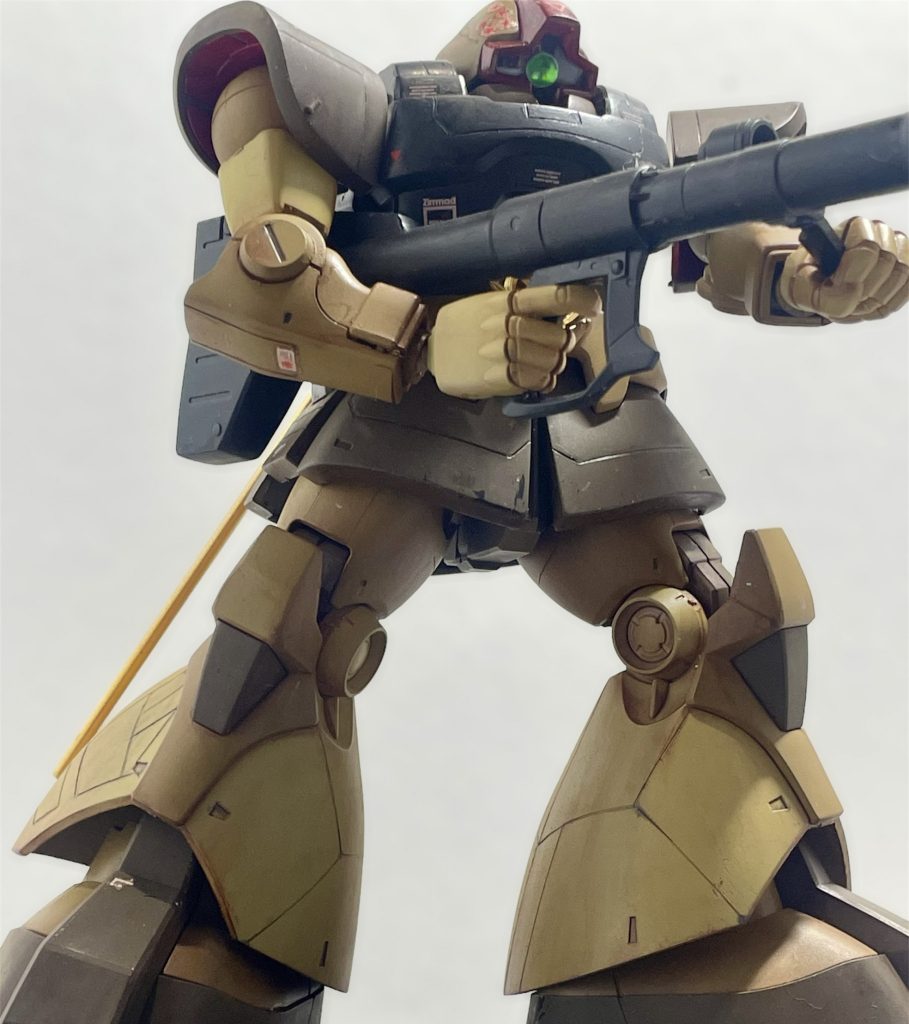 未熟ながらスジボリを少々施してエナメル系塗装でウォッシングしました。