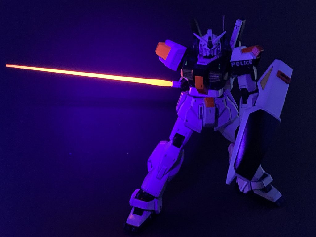 ビームサーベル蛍光塗料で塗りました🚔🚨 ブラックライト発光