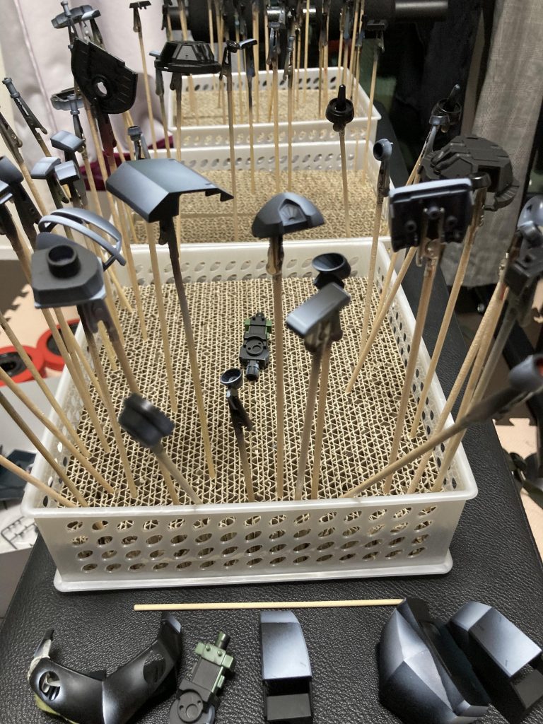 下地はブラック&ホワイトで。