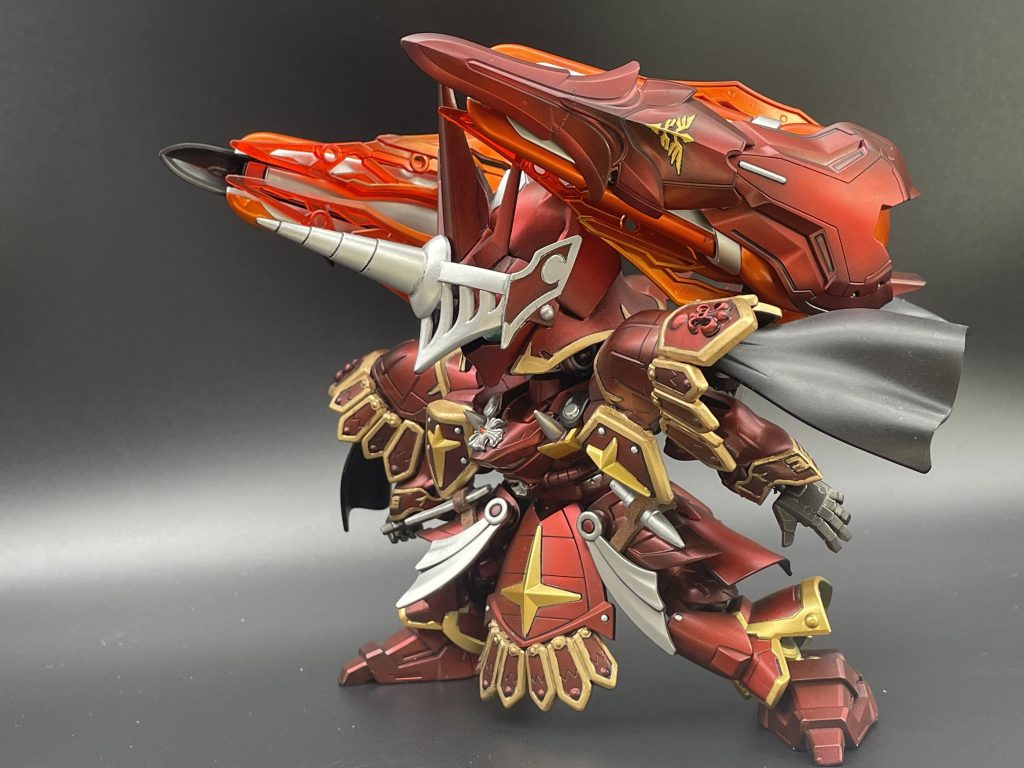 二つの鞘は、ファンネルとして使用可能(福岡サザビーモチーフ)