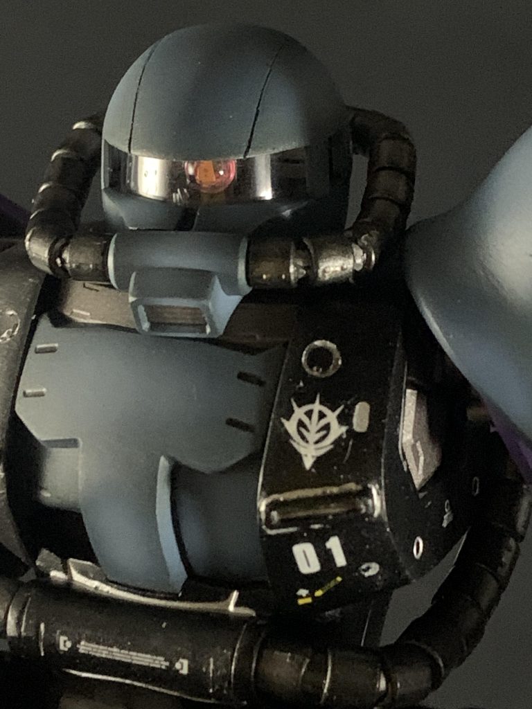 モノアイは手芸用のビーズを加工デカールは手持ちのを使用