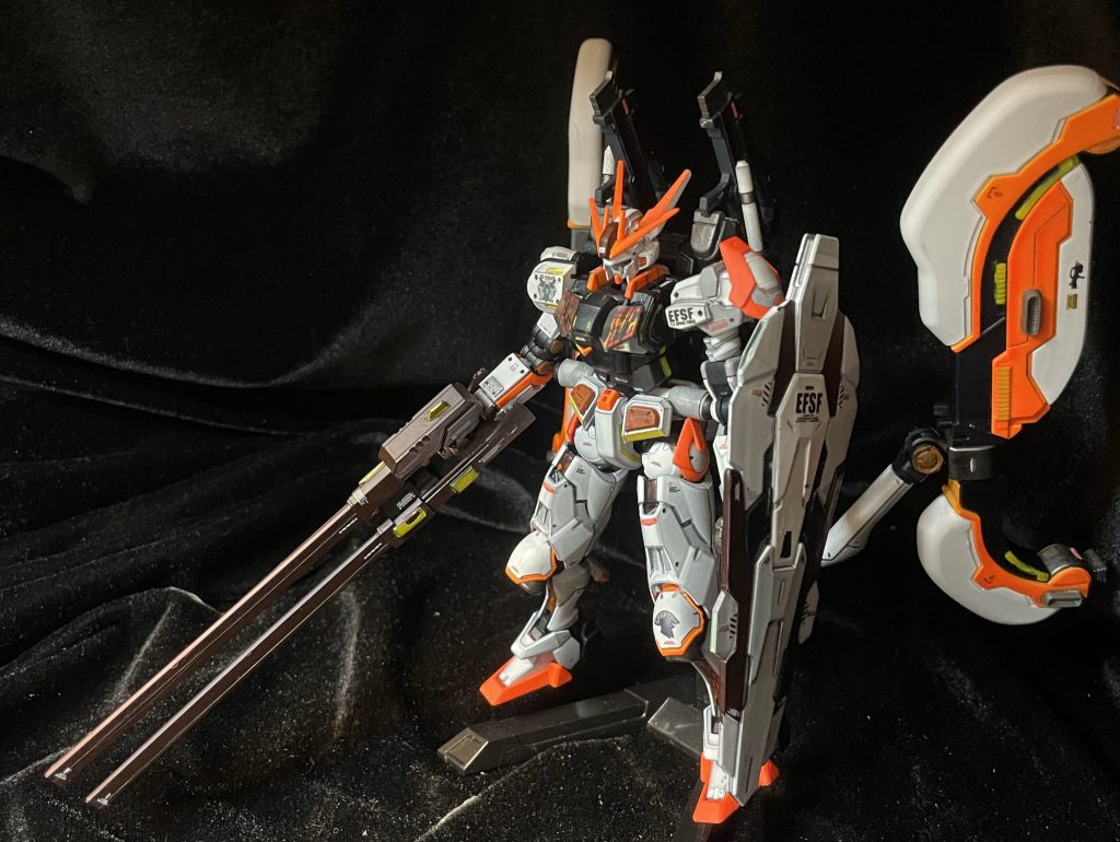 ポージングの際に右サブレッグの根本を間違えてブチ折ってしまい、自立ができません。