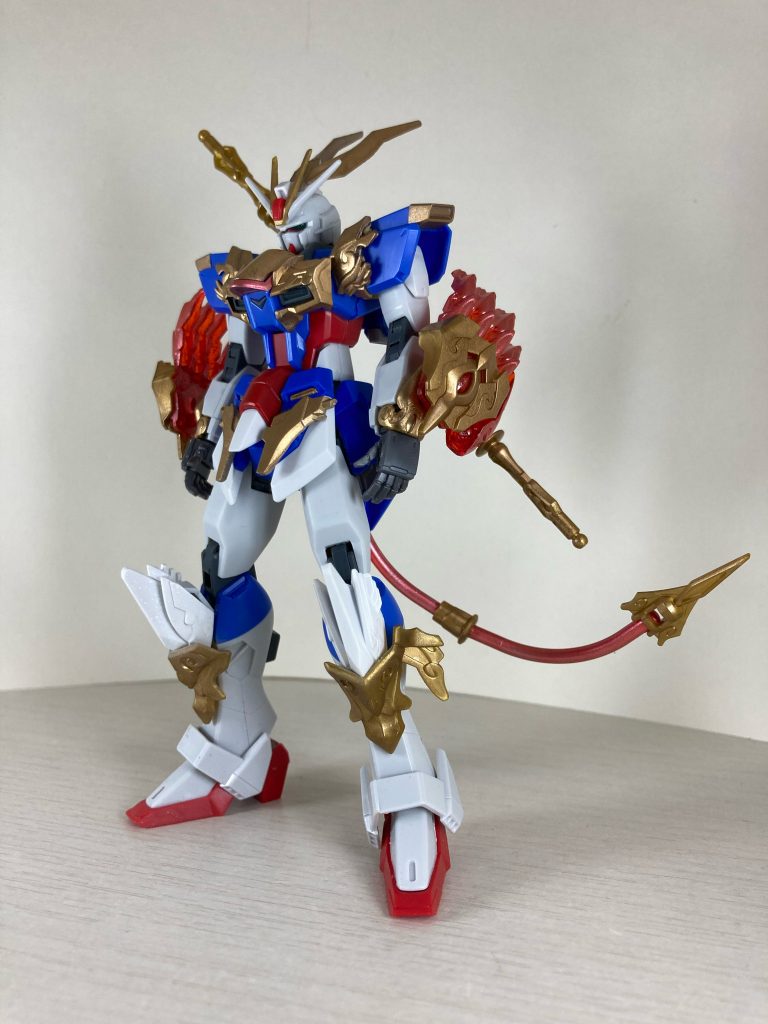 ゴールドのパーツは悟空とシャイングラスパードラゴンから。バックパックと腰部はシェンロンから。盛り過ぎないようにシンプルに仕上げました。