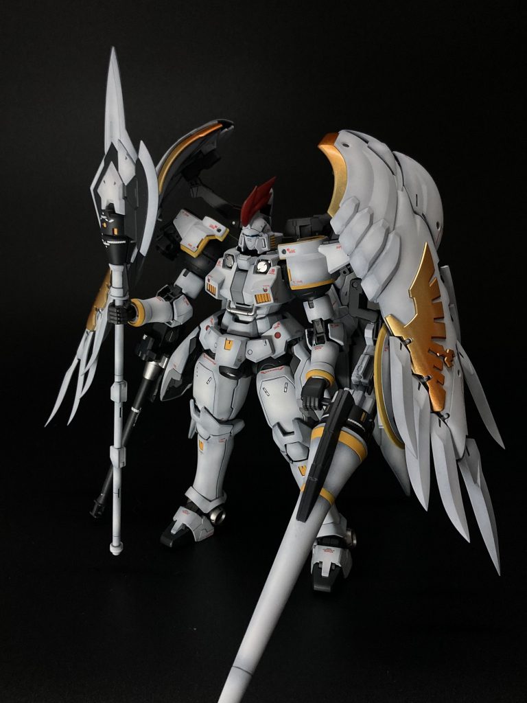 先程の装備に加え、ヒートハルバートを装備させた状態です！重装備ですが股が開き過ぎなければしっかり自立します。