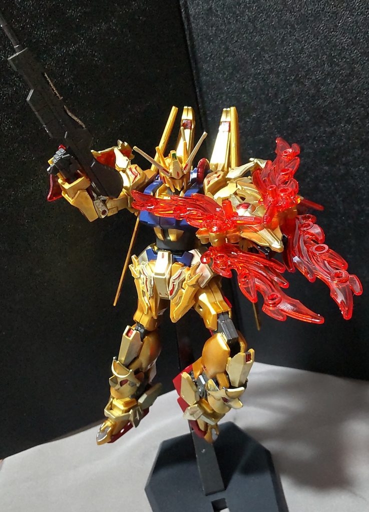 ベイルアタックのような攻撃をする。※ファイブスター物語のレッドミラージュを参照