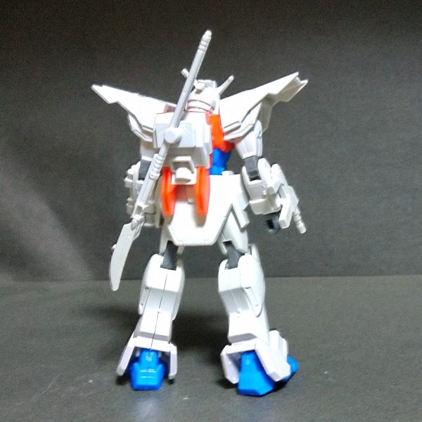 今回から旧キットのライジングガンダムの製作を始めます！基本的には前に製作したシャイニングとメニューは同じなんですが、今回少しアイディアがあるので試してみてカッコ良かったらシャイニングにも試してみたいと思います！（2枚目）