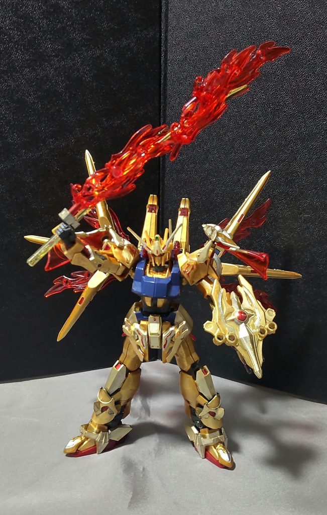 このモードにするには、鍔部分にジョイント部分を設けてあるので、そこに周瑜アカツキの焔のエフェクトパーツを繋げていくという感じになってます。個人的には今回のお気に入りポイントです。