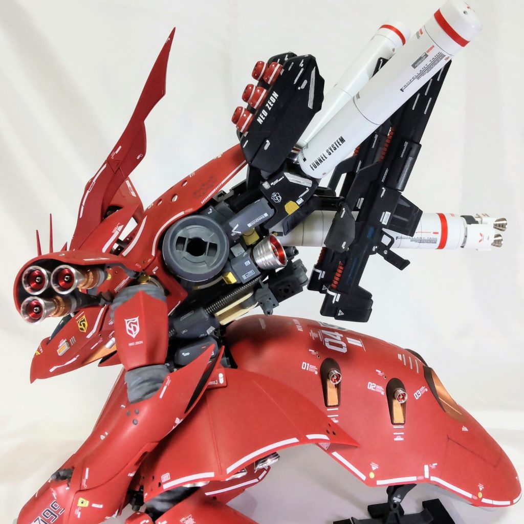 ファンネルコンテナ付きバックパックは、上部プロペラントタンク取り付け穴に接続、下部プロペラントタンクは、バーニア付きに変更しています。   