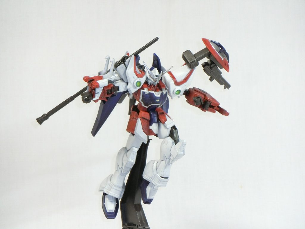 ・離れた相手には高出力スラスターで急接近。・それでも遠い敵にはレールガン。・逆に密着されたらハンドガン。 ……総合して、どんなレンジでも戦える機体であることを優先してみたけれど我ながら可愛げがないな。