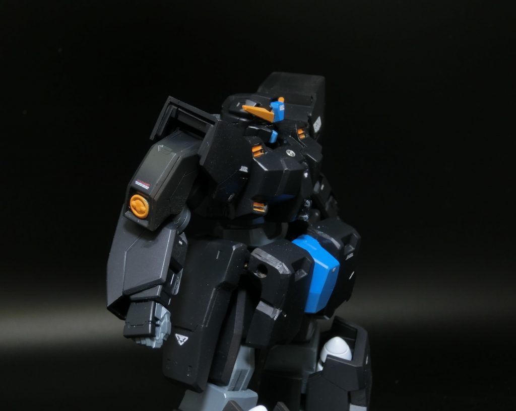 またしてもブルーをアクセントにしています。