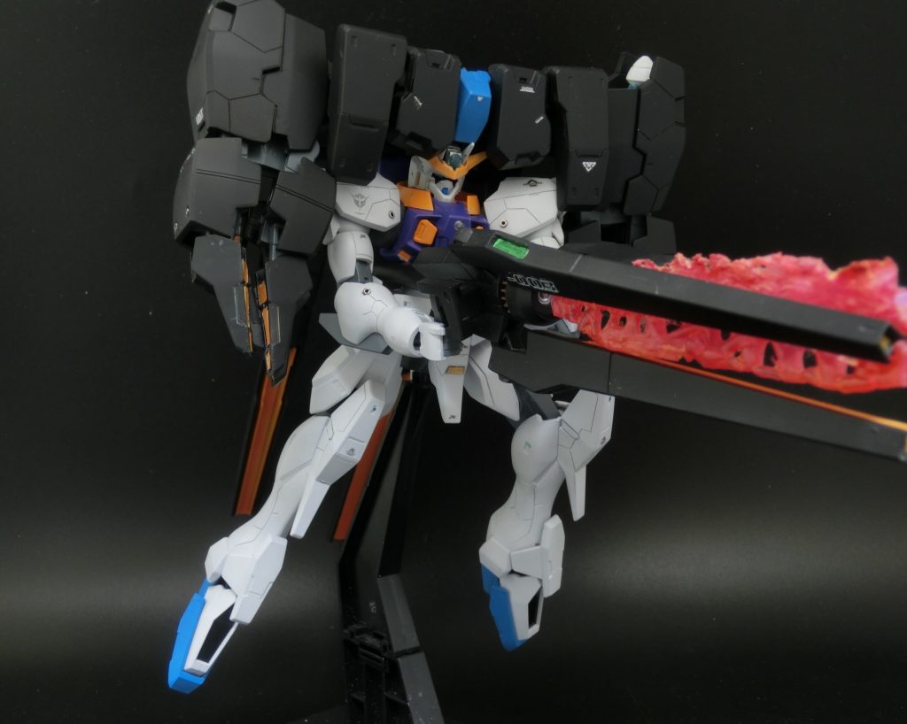 ガデッサのGNバズーカーを持たせました。