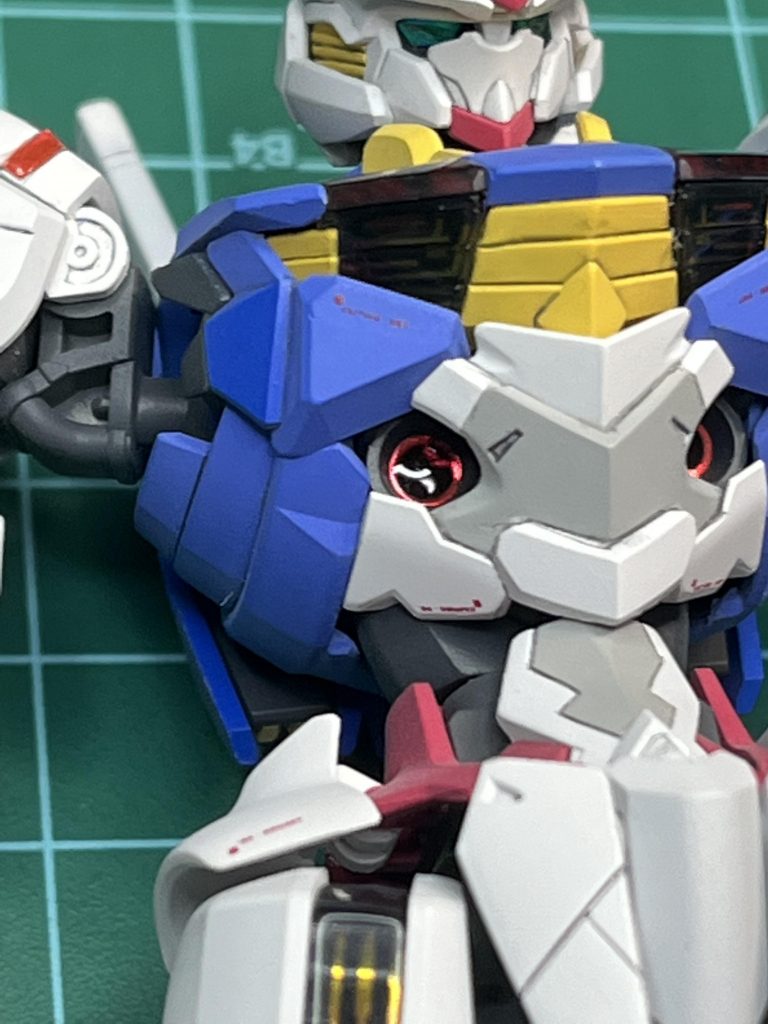 胸部付属シールにレジン盛り