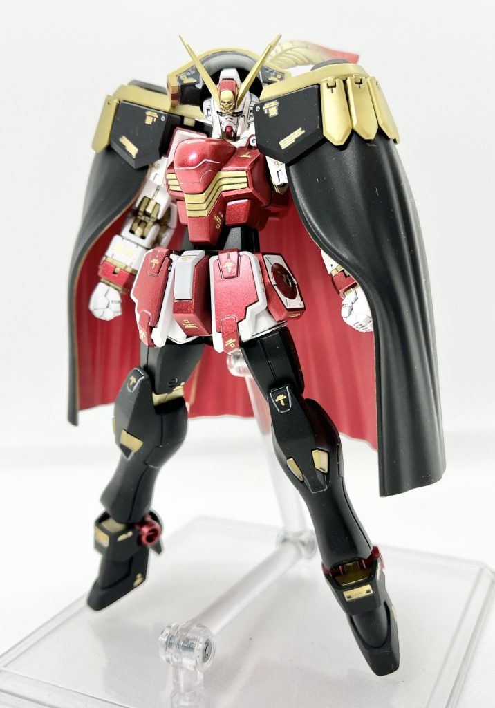 フルクロスから改名したフルセクシャルマントは、プレバン製品のHGACレオスのマントを、本体に合わせ調整。