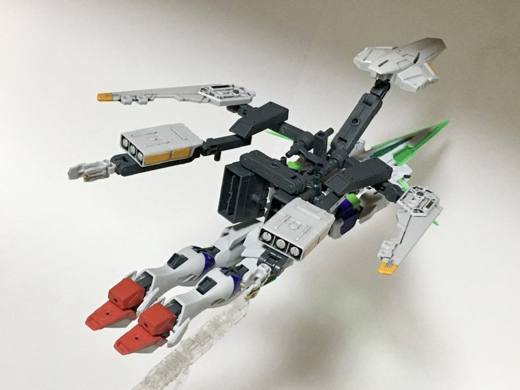 飛行形態、背面。