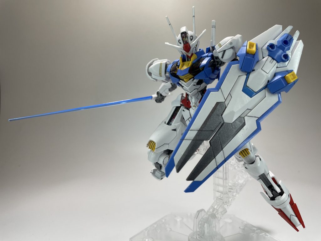 ビームサーベル＋シールド装備