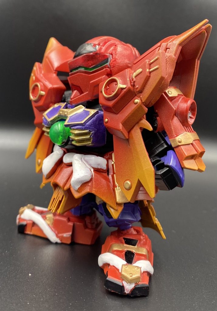 メタリックレッドの縁をオレンジ噴いてグラデ塗装してます。スプレー缶塗装です。