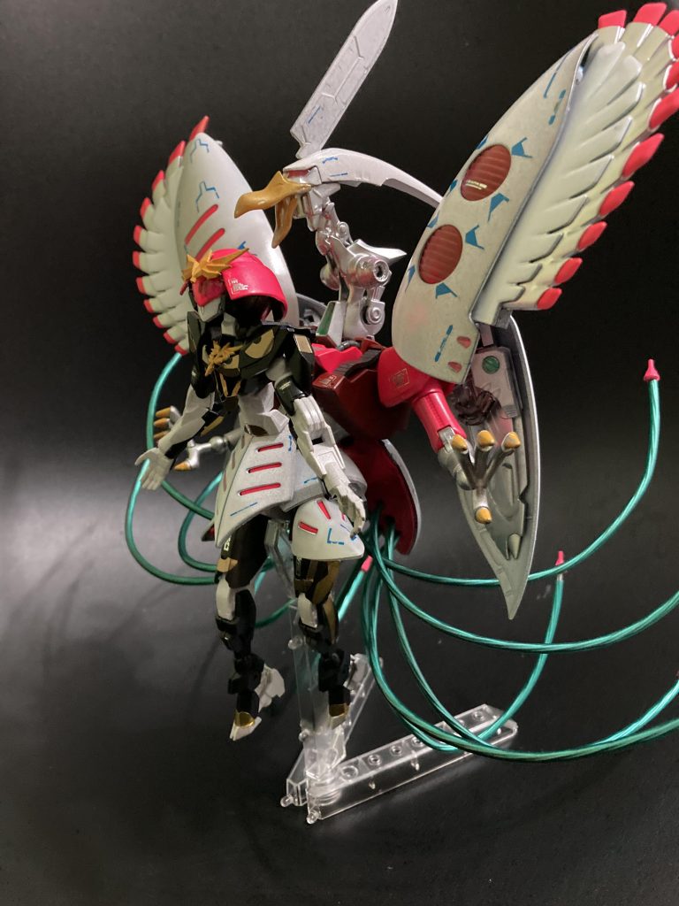 羽を持つ動物の長であり平和な世にのみ姿を現わすとされ、