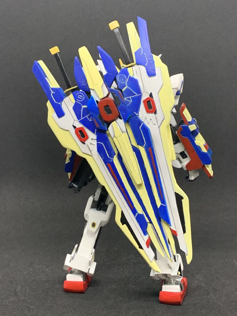 閉じることで盾にできるようにもしてます。