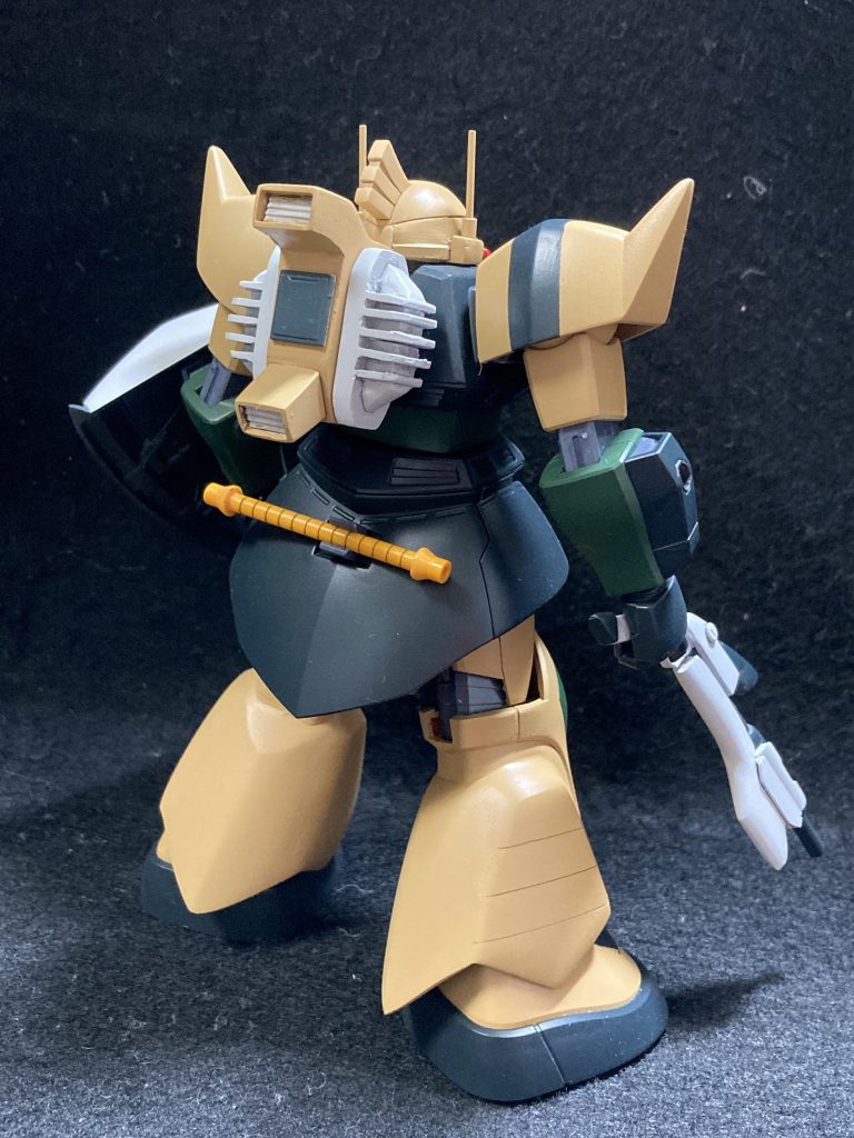 バックパック、ライフルの新造。シールドと脚部の切り詰めが主な作業になりました。