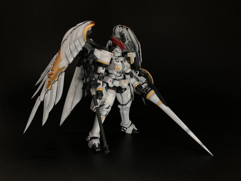 武器を装備させた状態の素立ちです！ここではドーバーガン、ヒートランス、シールドを装備させています。