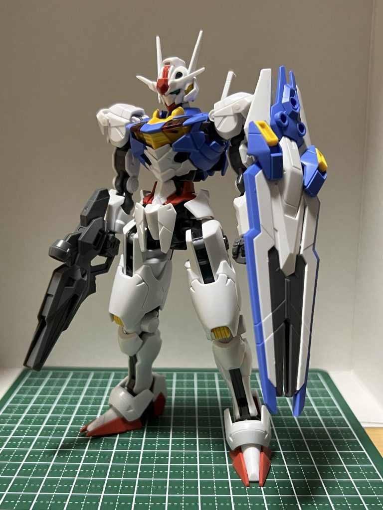 塗装前胴体をプラ板で0.5㍉延長、首を若干延長、アンテナをニッパーで少し切断してシャープ化   