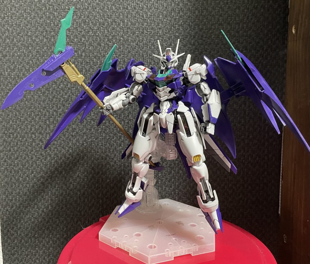 急遽作った新装備ですデスヘル(EW)のマント？と自作の杖です。これで魔女感が増しますね「水星の魔女」っていうくらいだし魔女と関連づけてヴァルヴレイヴ6号機のカラーにしつつ、魔女感ありそうなパーツをくっつけました