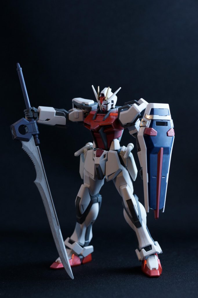 グランドスラムやシールドはグランドスラムストライカーから取り外して両腕に装備できます。