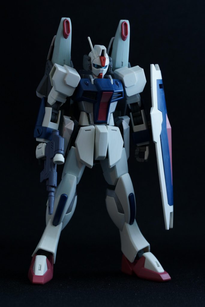 ダガーL本体にも一部改造が加えられている。ブレイズウィザードストライカーの消費電力が高く、同時使用できる装備に制限がかけられた。関連して、電力消費の大きい腰部装甲をまるごとGAT-X105 ストライクの予備パーツと交換しており、ES04B ビームサーベルの代わりにアーマーシュナイダーを装備している。その他、M703k ビームカービン、M2M5 トーデスシュレッケン12.5mm自動近接防御火器、シールドを装備する。