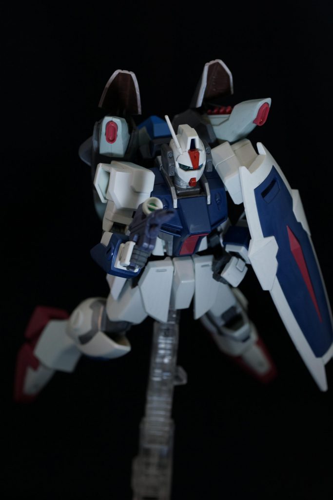 ブレイズウィザードストライカーに搭載される AGM138 ファイヤビー誘導ミサイル は、回収時に破損せずそのまま残留していた数発をもとに地球連合軍が複製したものである。